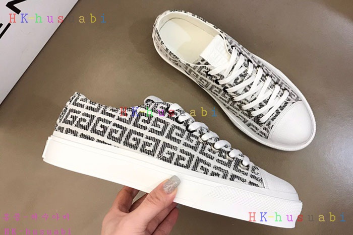 NEW 지방시 스니커즈 신상 GV 733651