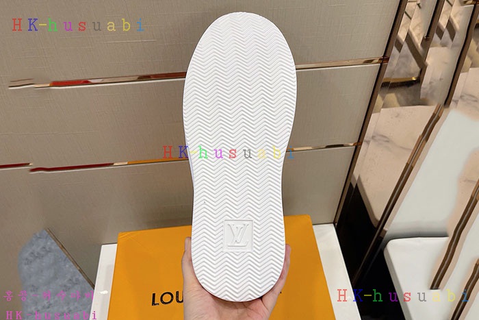 NEW 루이비통 스니커즈 신상 LV 677420