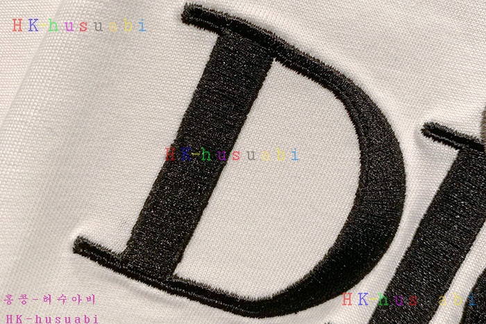 NEW 디올 반팔티 신상 DR 7421144