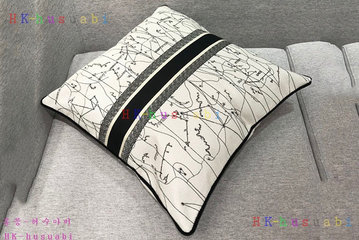 NEW 디올 쿠션 신상 DR 1427774