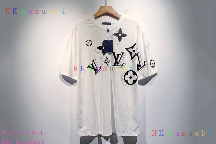 NEW 루이비통 반팔티 신상 LW 158221
