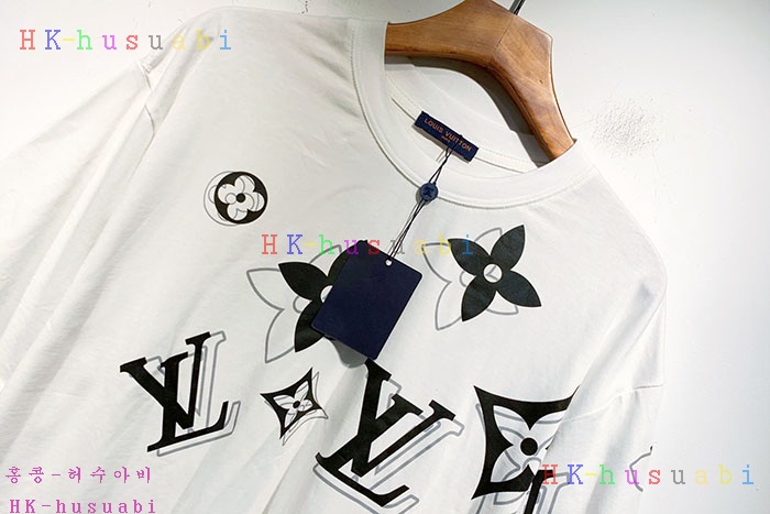 NEW 루이비통 반팔티 신상 LW 158221
