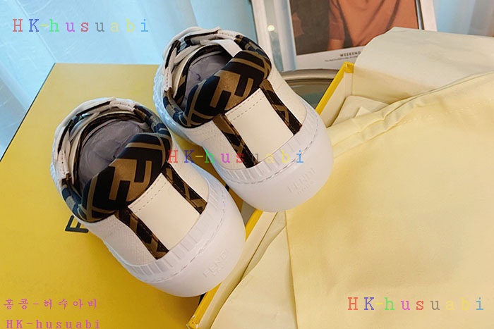 NEW 펜디 스니커즈 신상 FD 3335831