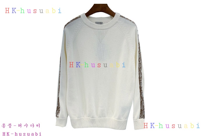NEW 디올 니트 신상 DR 2525554