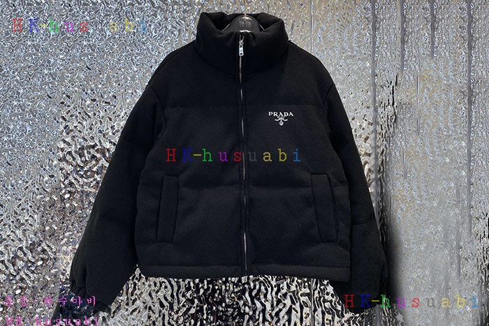 NEW 프라다 패딩 신상 P 2252532