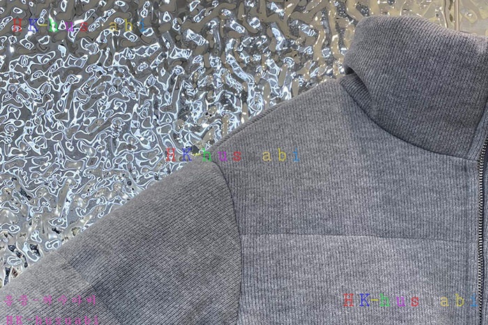 NEW 프라다 패딩 신상 P 2252533