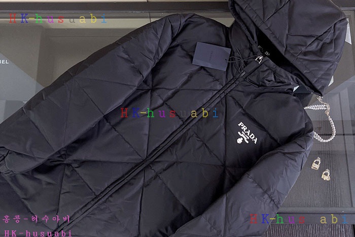 NEW 프라다 패딩 신상 P 2252535