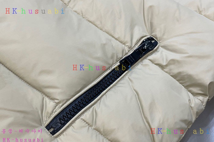 NEW 프라다 패딩조끼 신상 P 223028