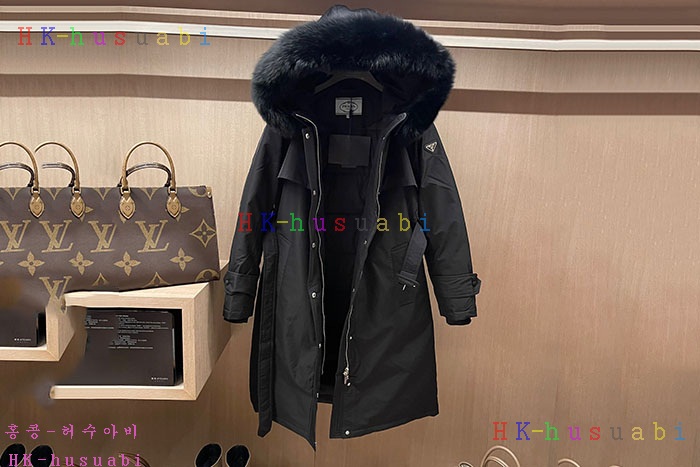 NEW 프라다 패딩 신상 P 223020