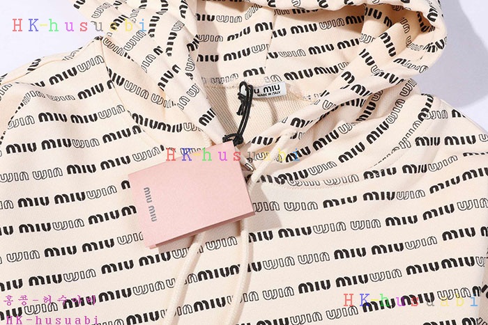 NEW 미우미우 후드티 신상 MU7582251