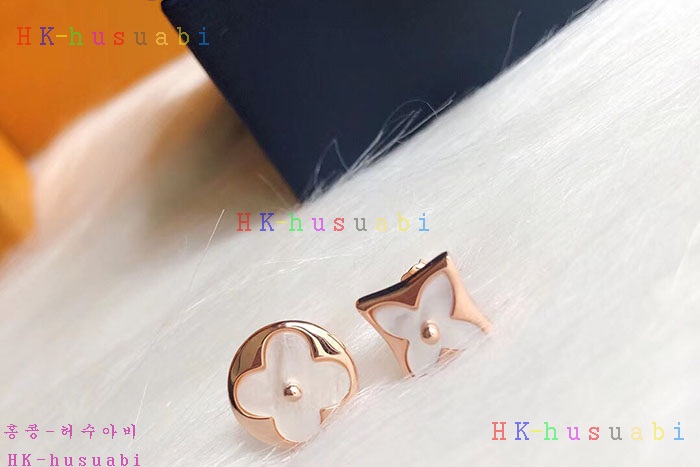 NEW 루이비통 목걸이 신상 LV 3525110