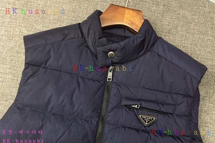 NEW 프라다 패딩조끼 신상 P 4478852
