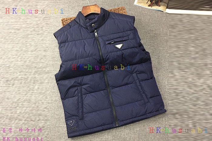 NEW 프라다 패딩조끼 신상 P 4478852