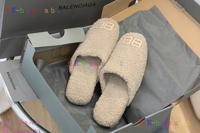 NEW 발렌시아가 신발 신상 B 558252