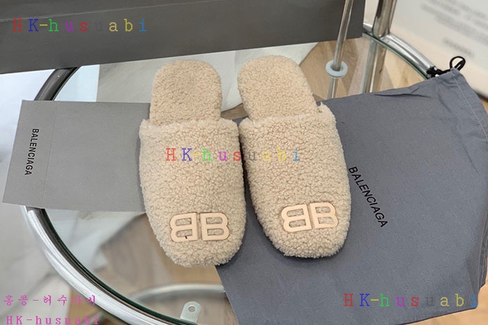 NEW 발렌시아가 신발 신상 B 558252