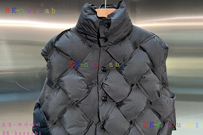 NEW 보테가베네타 패딩조끼 신상 BV 114201