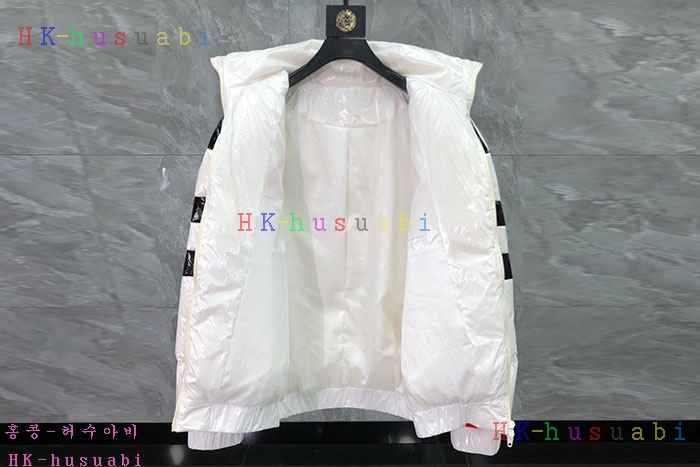 NEW 발렌시아가 패딩 신상 B 4524122