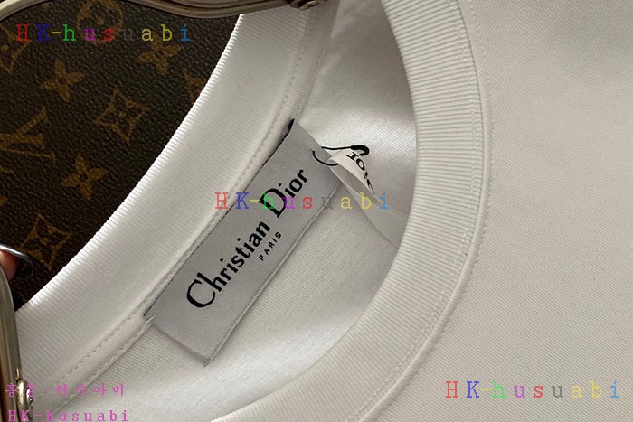 NEW 디올 반팔티 신상 DR 1422505