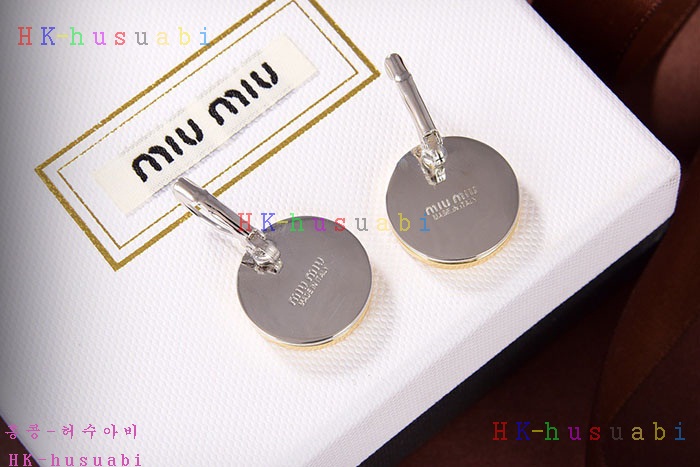 NEW 미우미우 귀걸이 신상 MU 2252110