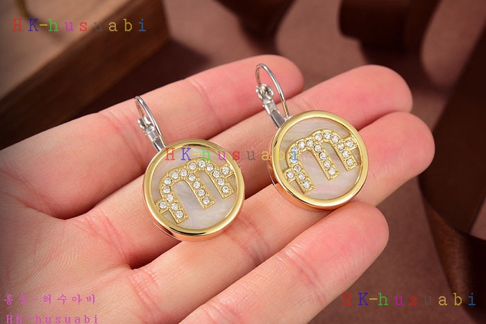 NEW 미우미우 귀걸이 신상 MU 2252110
