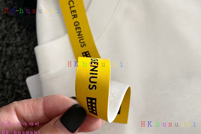 NEW 몽클레어 반팔티 신상 M 1154421