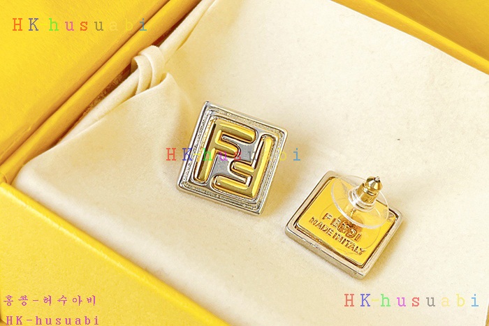 NEW 펜디 귀걸이 신상 FD 252001