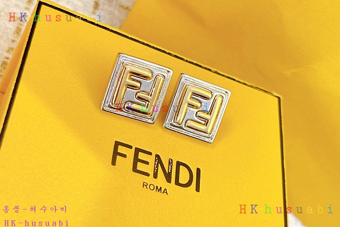 NEW 펜디 귀걸이 신상 FD 252001