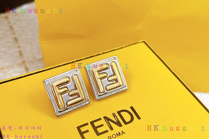 NEW 펜디 귀걸이 신상 FD 252001