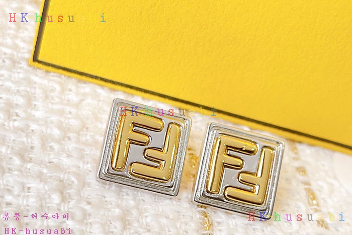 NEW 펜디 귀걸이 신상 FD 252001