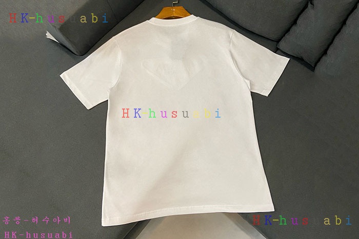 NEW 프라다 반팔티 신상 P 557561