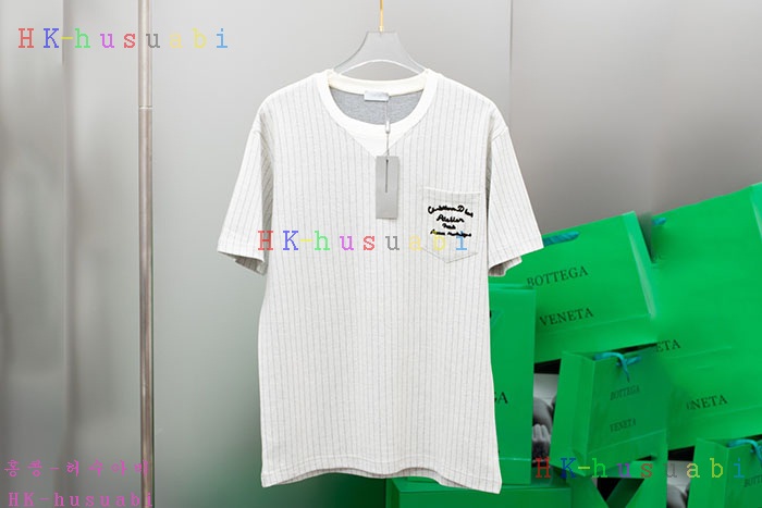 NEW 디올 반팔티 신상 DR 552441
