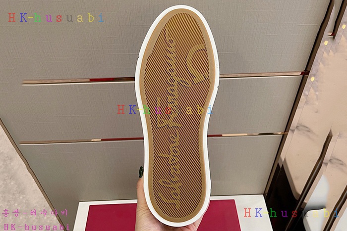 NEW 페라가모 스니커즈 신상 F 4424111