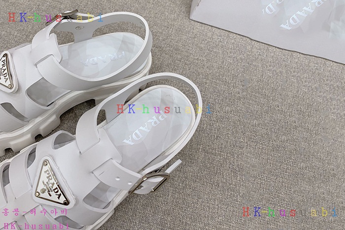NEW 프라다 샌들 신상 P 7140446