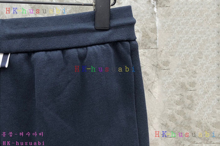 NEW 톰브라운 반바지 신상 TB 1352601