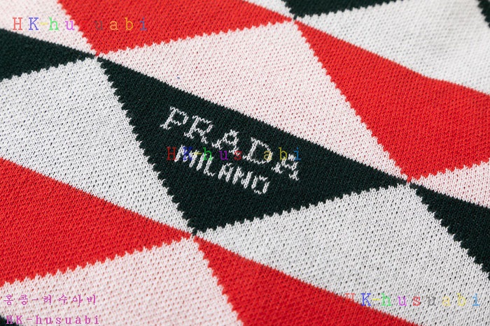 NEW 프라다 반팔티 신상 P 5572221