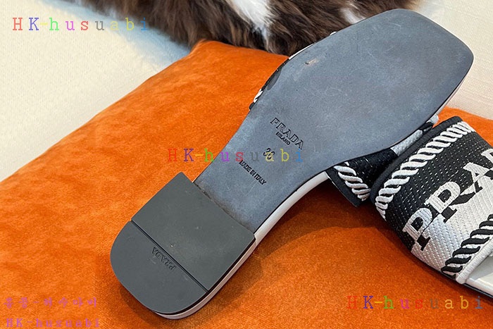 NEW 프라다 샌들 신상 P 245515