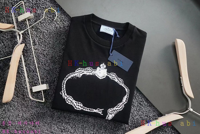 NEW 프라다 반팔티 신상 P 557242