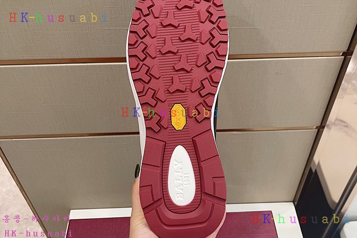 NEW  발리 스니커즈 신상 B 552401