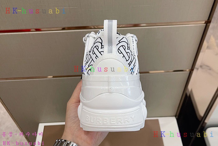 NEW  버버리 스니커즈 신상 BB  441402