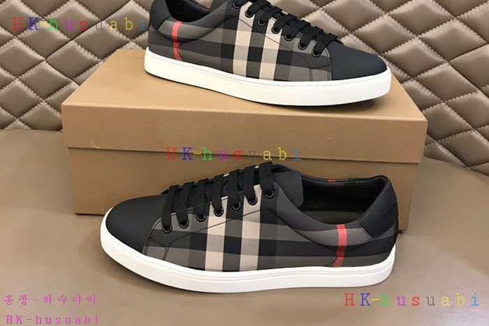 NEW  버버리 스니커즈 신상 BB  4415501