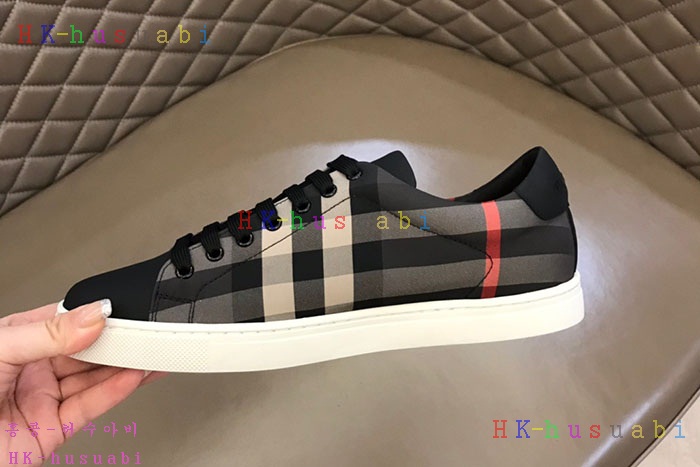 NEW  버버리 스니커즈 신상 BB  4415501