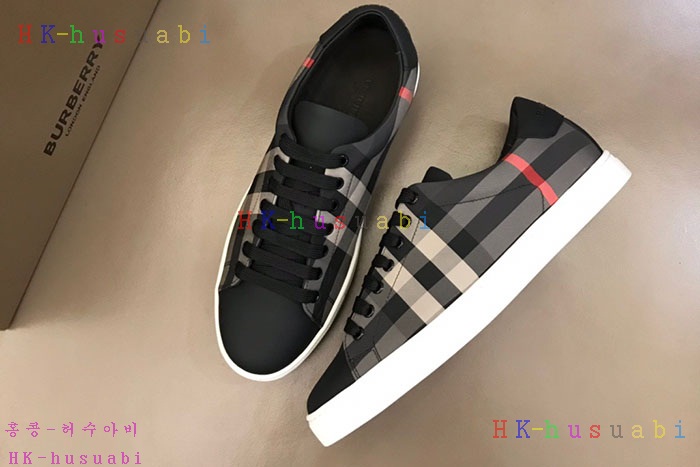 NEW  버버리 스니커즈 신상 BB  4415501