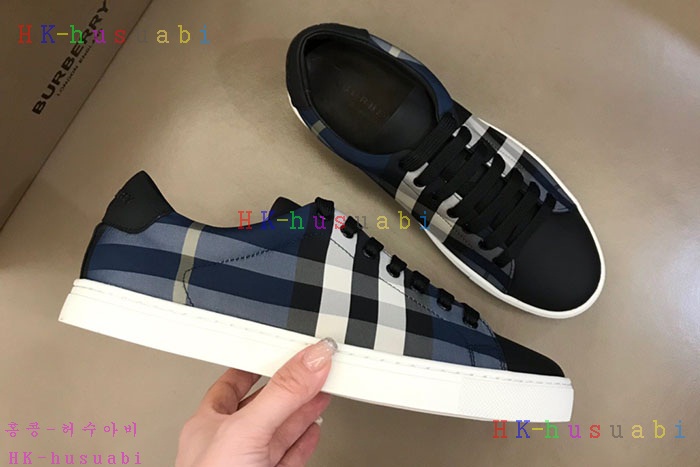 NEW  버버리 스니커즈 신상 BB  4415503