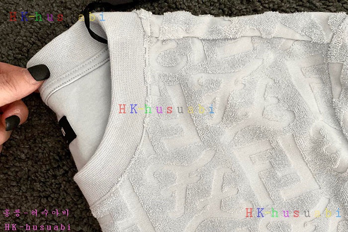 NEW 펜디 반팔티 신상 F 5527221