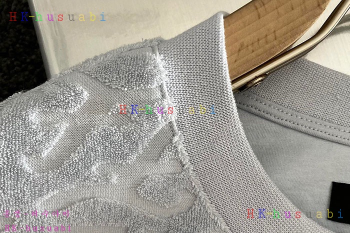 NEW 펜디 반팔티 신상 F 5527221