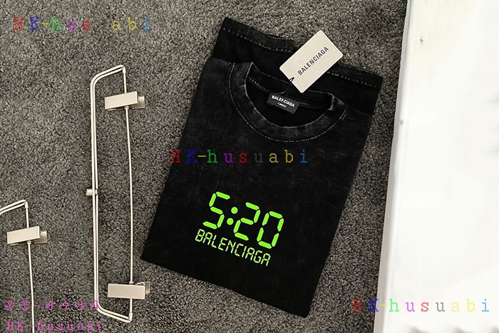 NEW 발렌시아가 반팔티 신상 B 663526