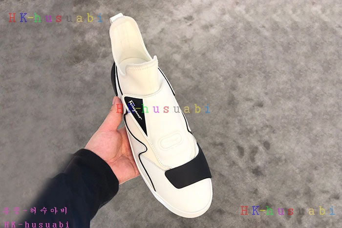 NEW 페라가모 스니커즈 신상 F 110402