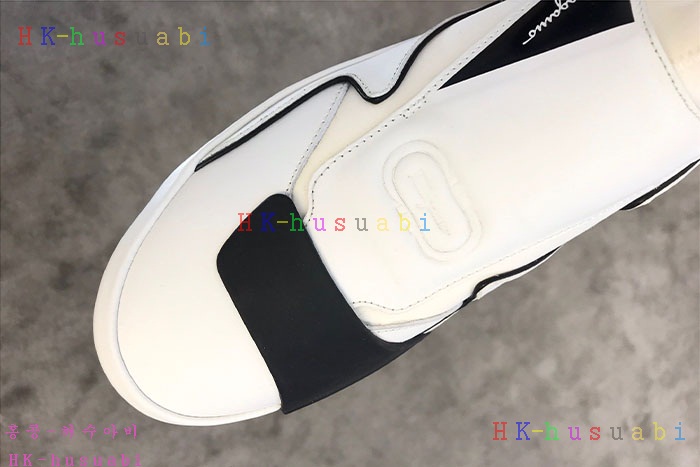 NEW 페라가모 스니커즈 신상 F 110402