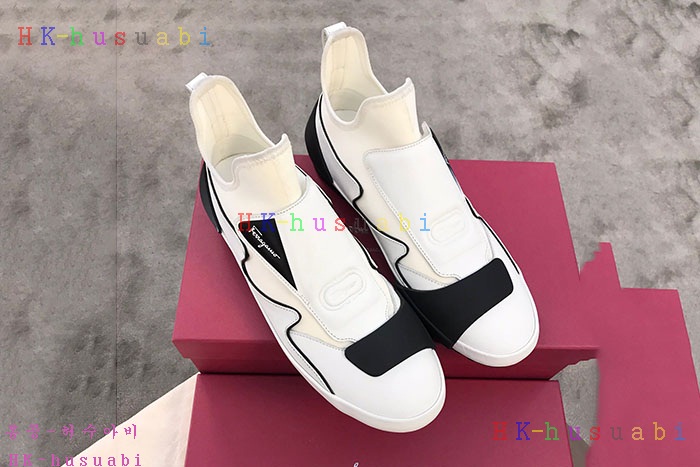 NEW 페라가모 스니커즈 신상 F 110402