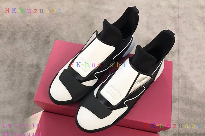 NEW 페라가모 스니커즈 신상 F 110405